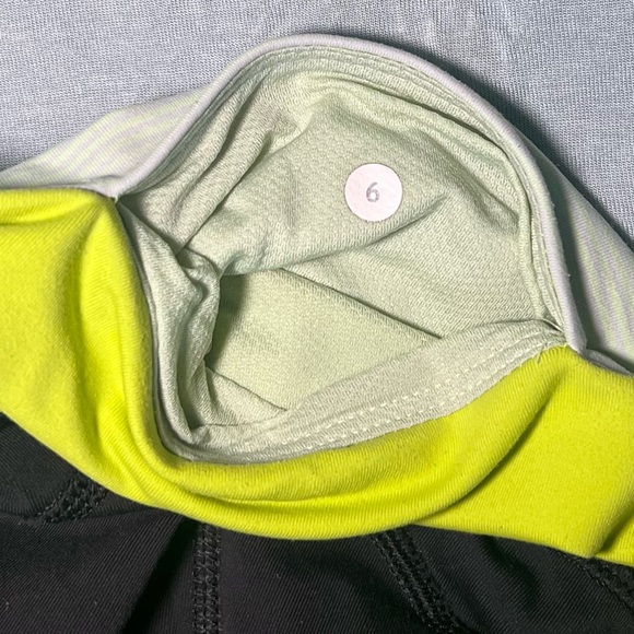 Lululemon Black and Green Leggings Size 6 - Picture 3 of 5